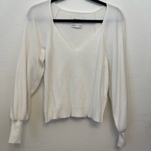 Abercrombie white knit top sz M